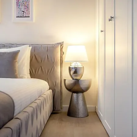 Hills Park Skylight Luxury Апартаменты *