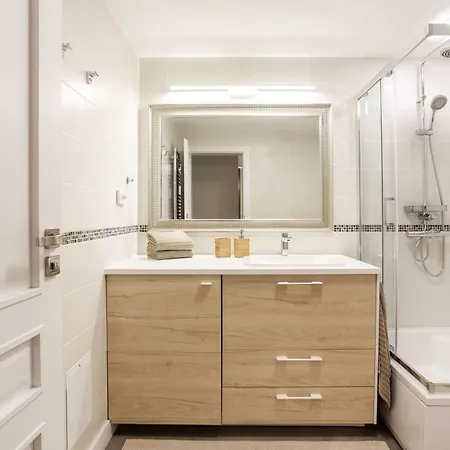 Апартаменти Luxury For Everyone - Hills Park Lux 1 *