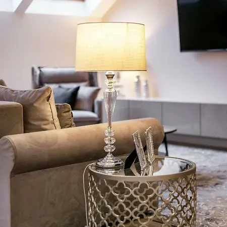 Apartment Luxury For Everyone - Hills Park Lux 1 *